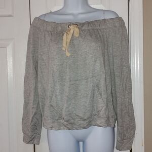 Iris Basic light gray off the shoulder kangaroo long sleeve top Sz L NWT